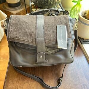 Walter by Walter Baker media messenger bag brown NWT